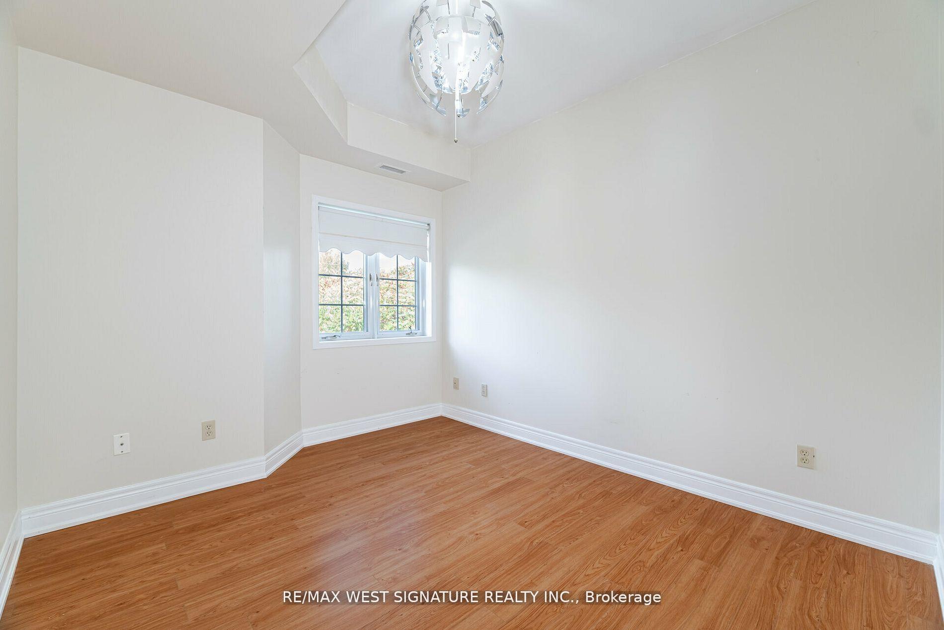 Photo 3 of Unit 106, 75 Treelawn Boulevard, Vaughan, Kleinburg — HOMEH