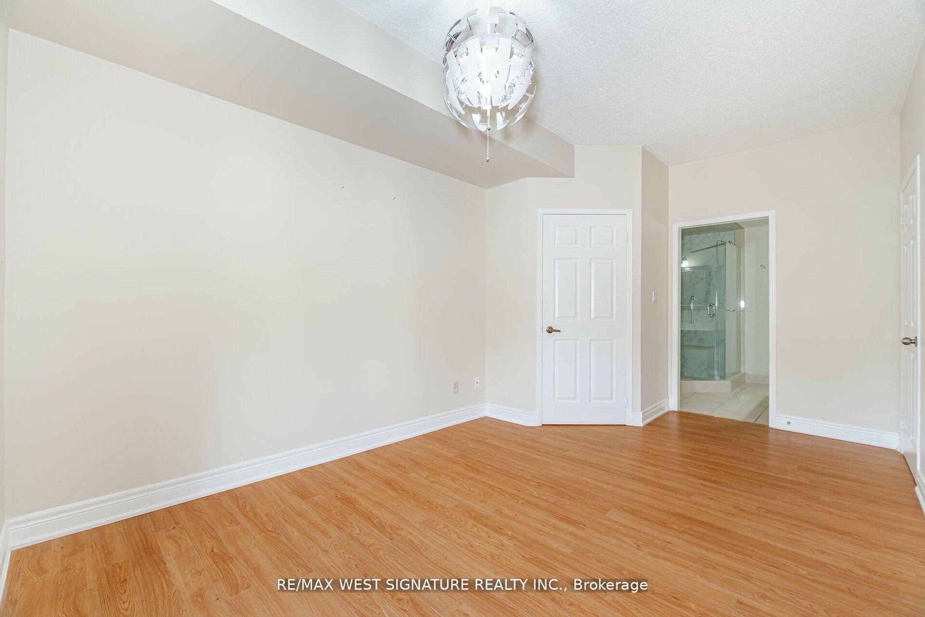 Photo 5 of Unit 106, 75 Treelawn Boulevard, Vaughan, Kleinburg — HOMEH