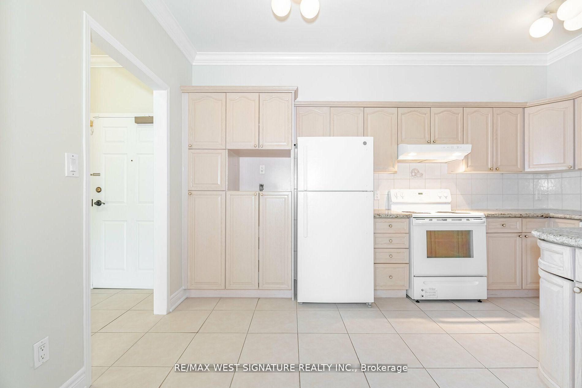 Photo 9 of Unit 106, 75 Treelawn Boulevard, Vaughan, Kleinburg — HOMEH