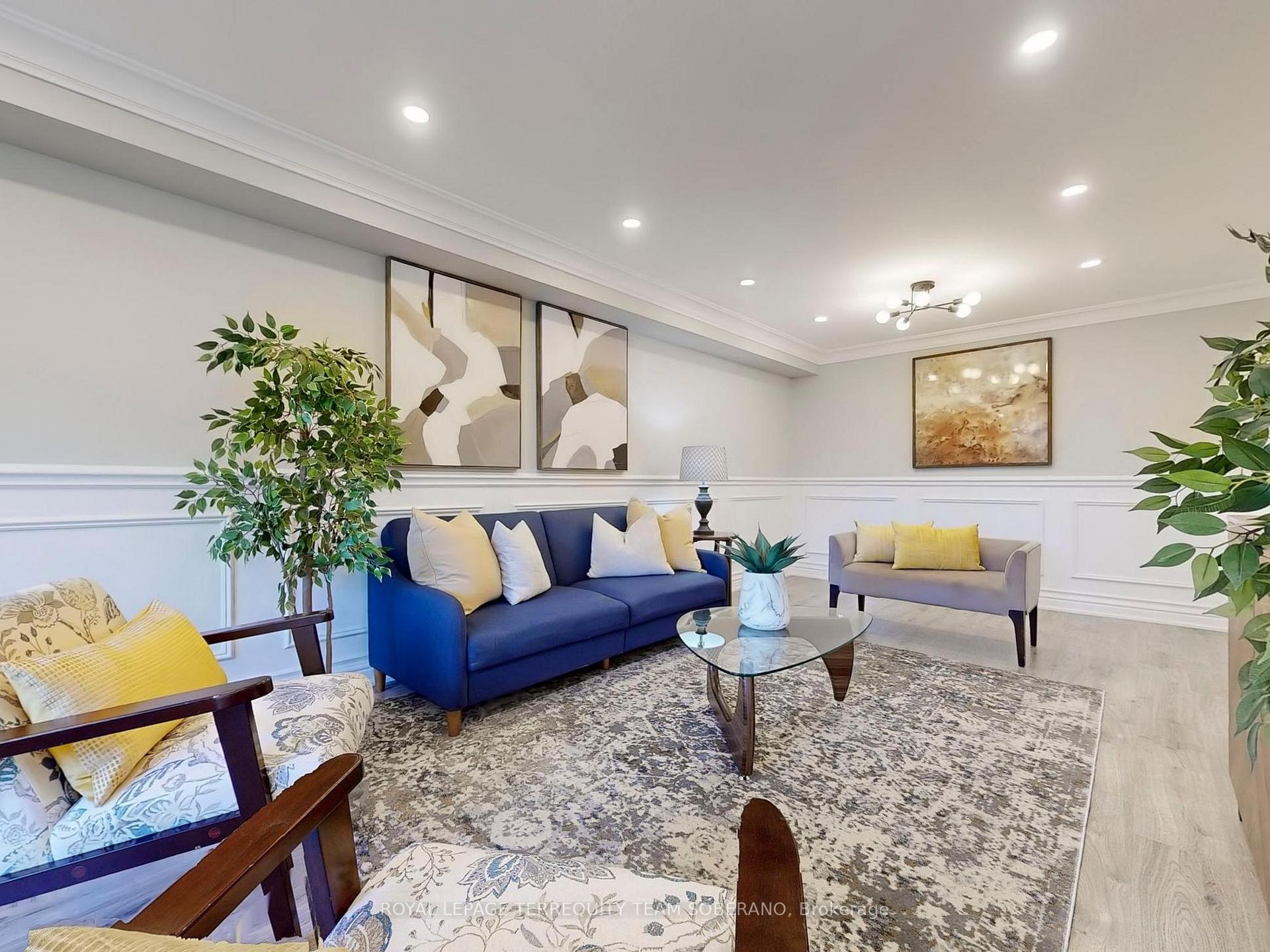 Photo 9 of Unit 312, 7 Townsgate Drive, Vaughan, Crestwood-Springfarm-Yorkhill — HOMEH