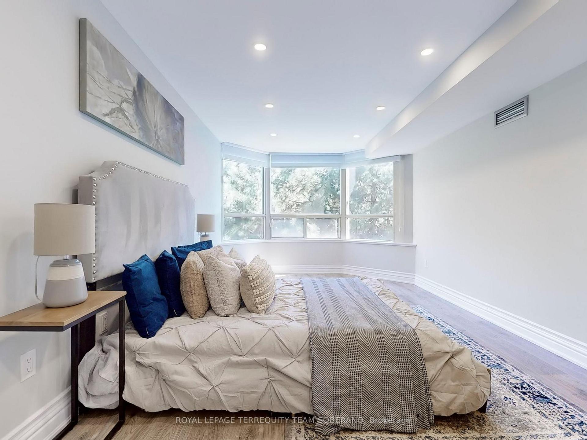 Photo 14 of Unit 312, 7 Townsgate Drive, Vaughan, Crestwood-Springfarm-Yorkhill — HOMEH