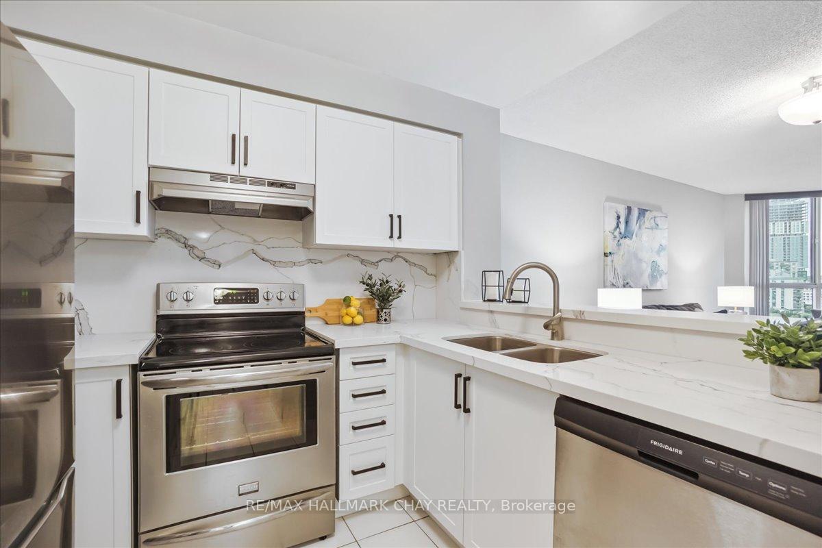 Photo 11 of Unit 805, 140 Dunlop Street E, Barrie, City Centre — HOMEH