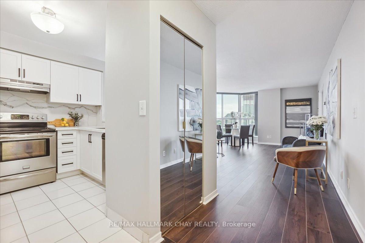 Photo 14 of Unit 805, 140 Dunlop Street E, Barrie, City Centre — HOMEH