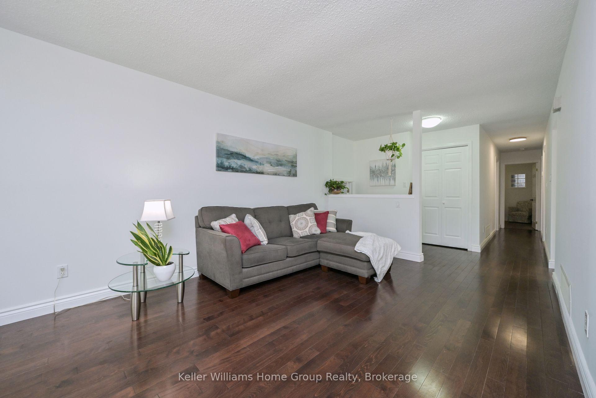 Photo 9 of 286 Whitehead Crescent, Caledon, Bolton North — HOMEH