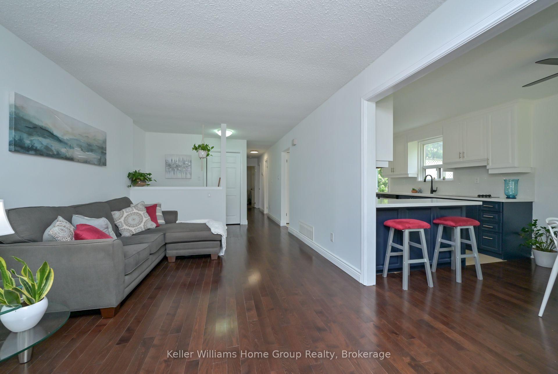 Photo 14 of 286 Whitehead Crescent, Caledon, Bolton North — HOMEH