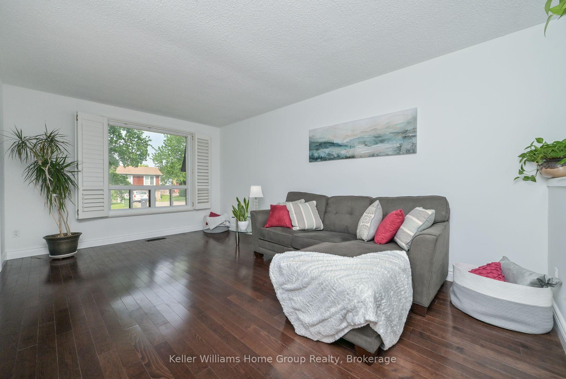Photo 37 of 286 Whitehead Crescent, Caledon, Bolton North — HOMEH