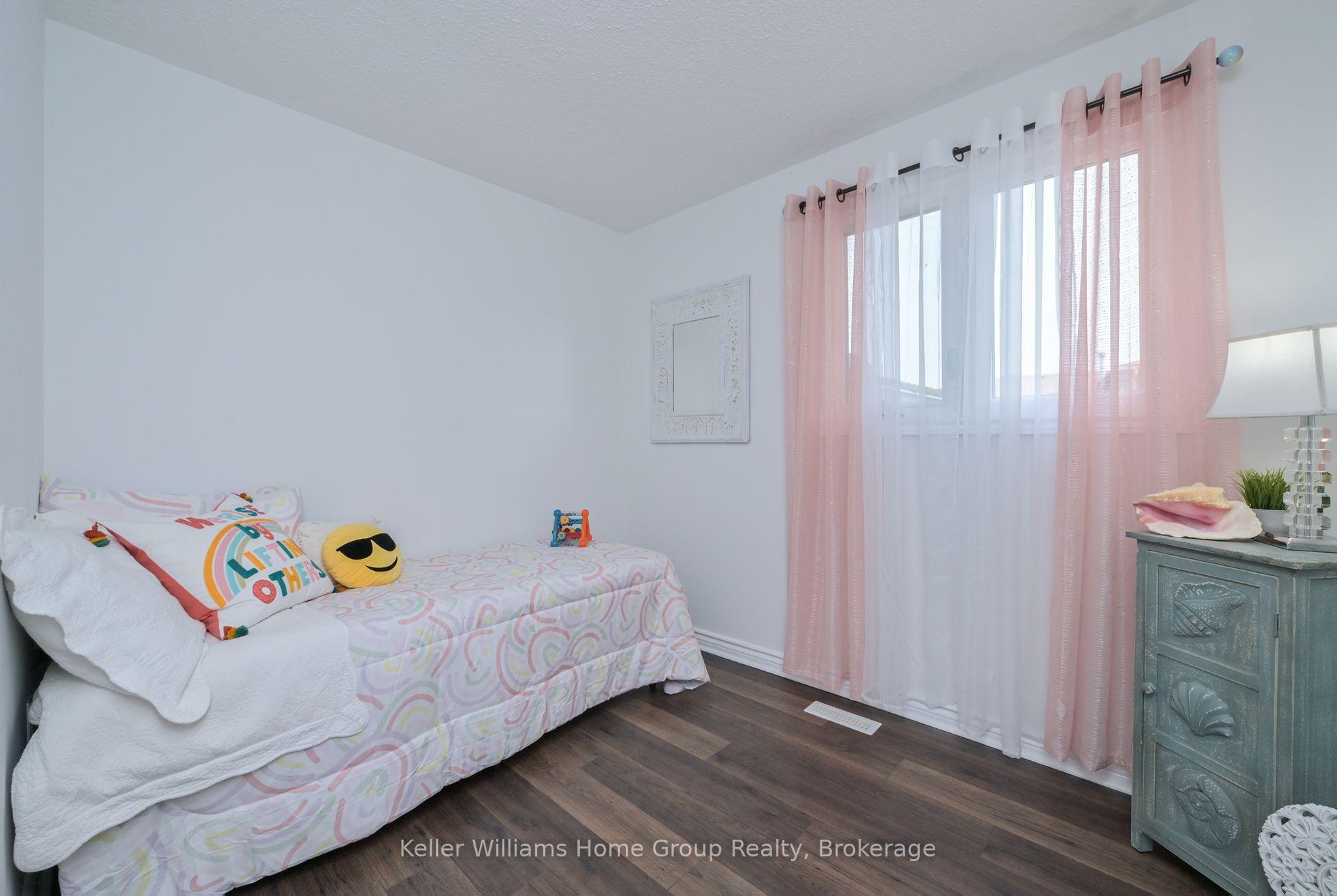 Photo 15 of 286 Whitehead Crescent, Caledon, Bolton North — HOMEH