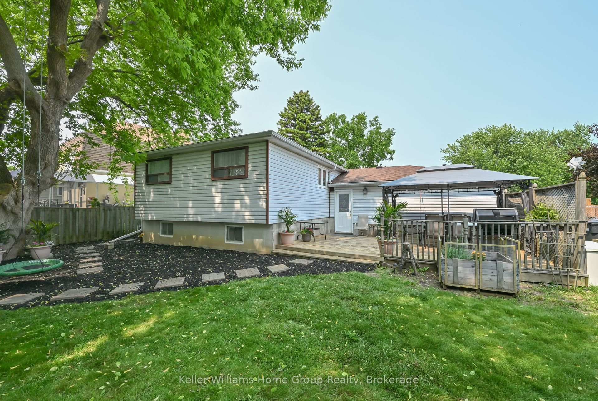 Photo 17 of 286 Whitehead Crescent, Caledon, Bolton North — HOMEH