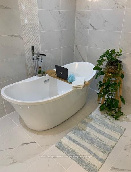 Photo 28 of 286 Whitehead Crescent, Caledon, Bolton North — HOMEH