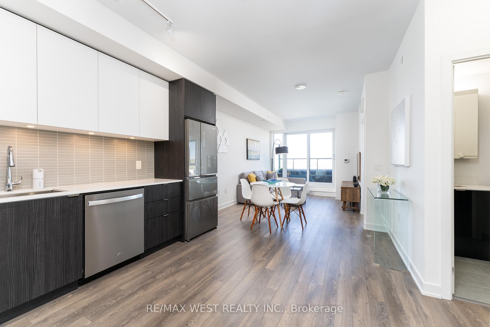 Photo 6 of Unit 924, 100 Eagle Rock Way, Vaughan, Rural Vaughan — HOMEH