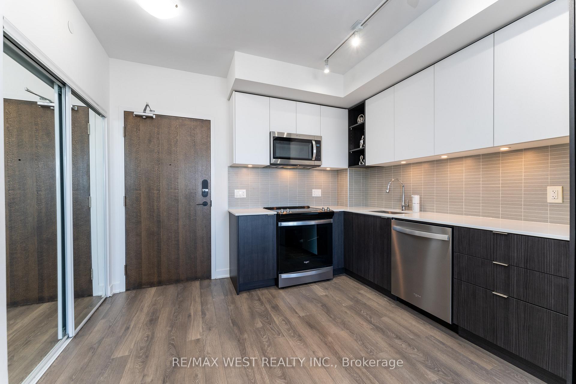 Photo 4 of Unit 924, 100 Eagle Rock Way, Vaughan, Rural Vaughan — HOMEH