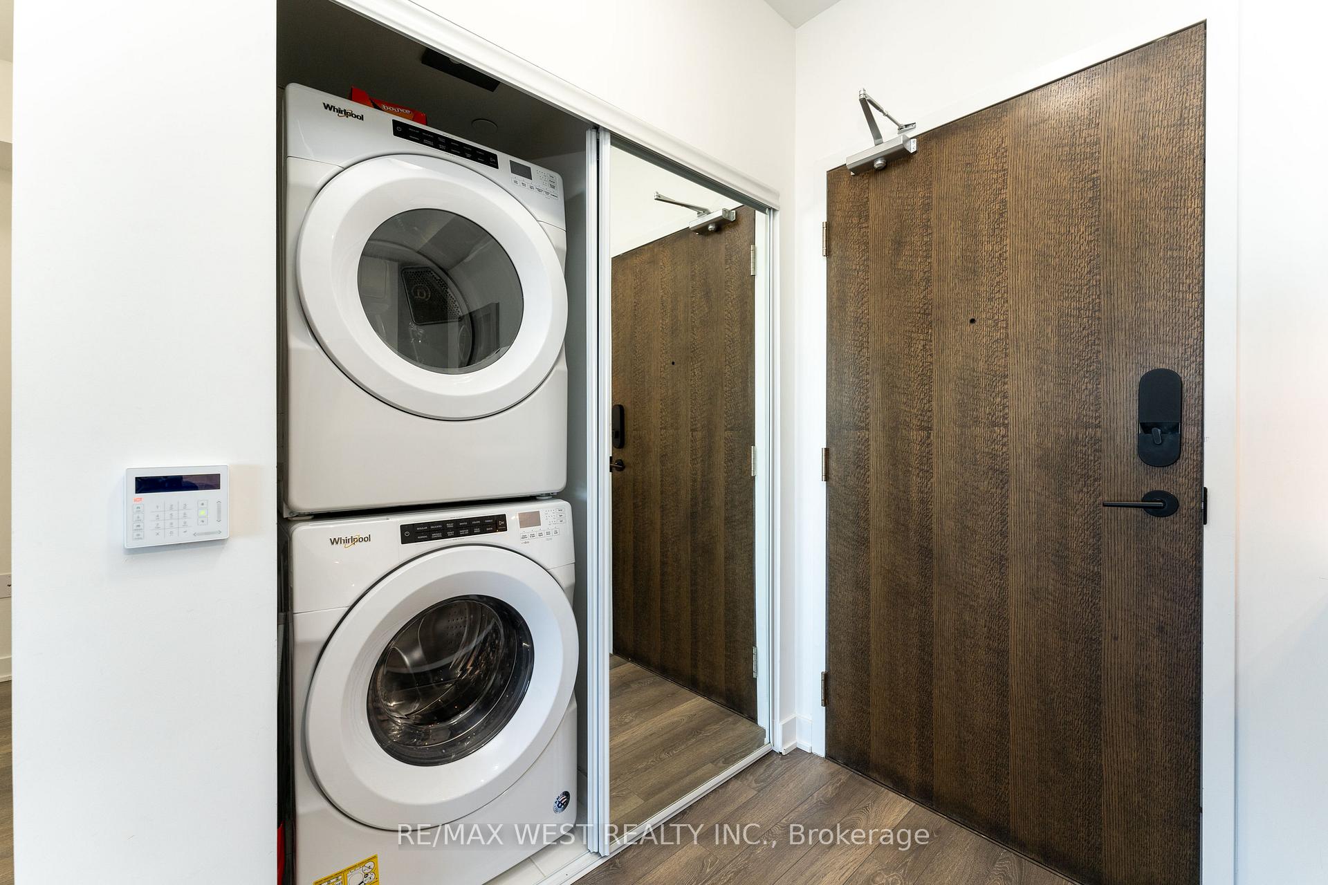 Photo 9 of Unit 924, 100 Eagle Rock Way, Vaughan, Rural Vaughan — HOMEH