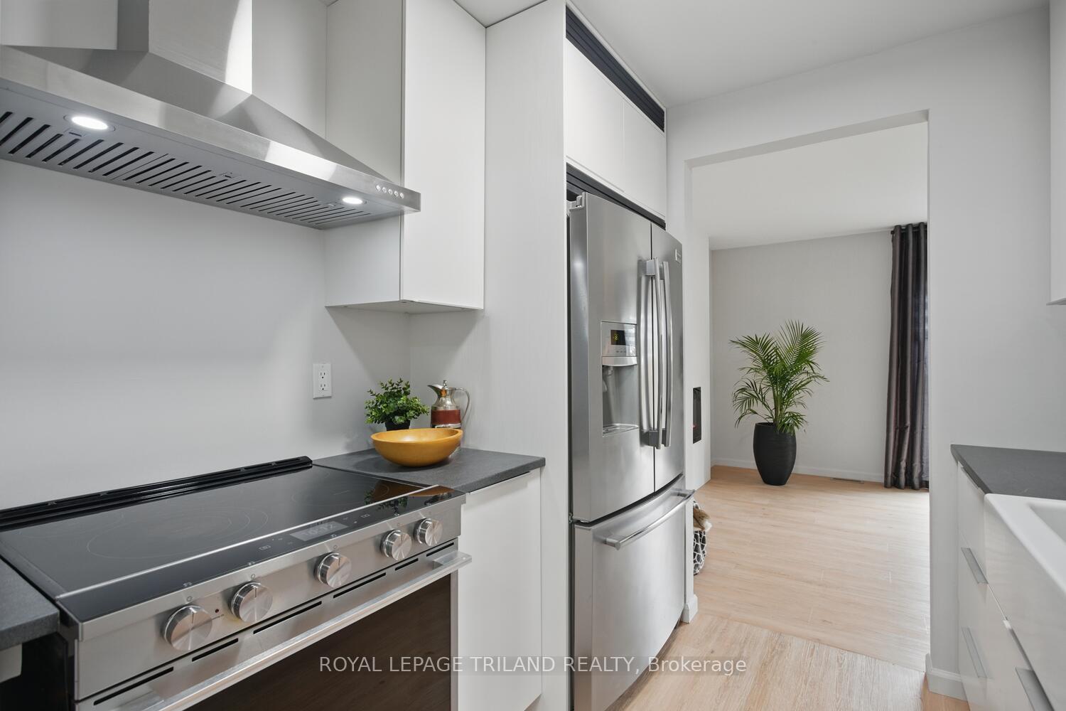 Photo 5 of Unit 4, 470 Second Street, London, East H — HOMEH
