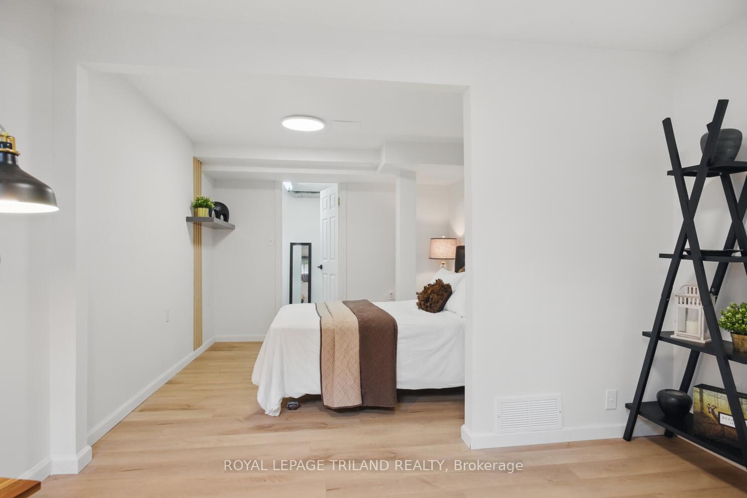 Photo 16 of Unit 4, 470 Second Street, London, East H — HOMEH