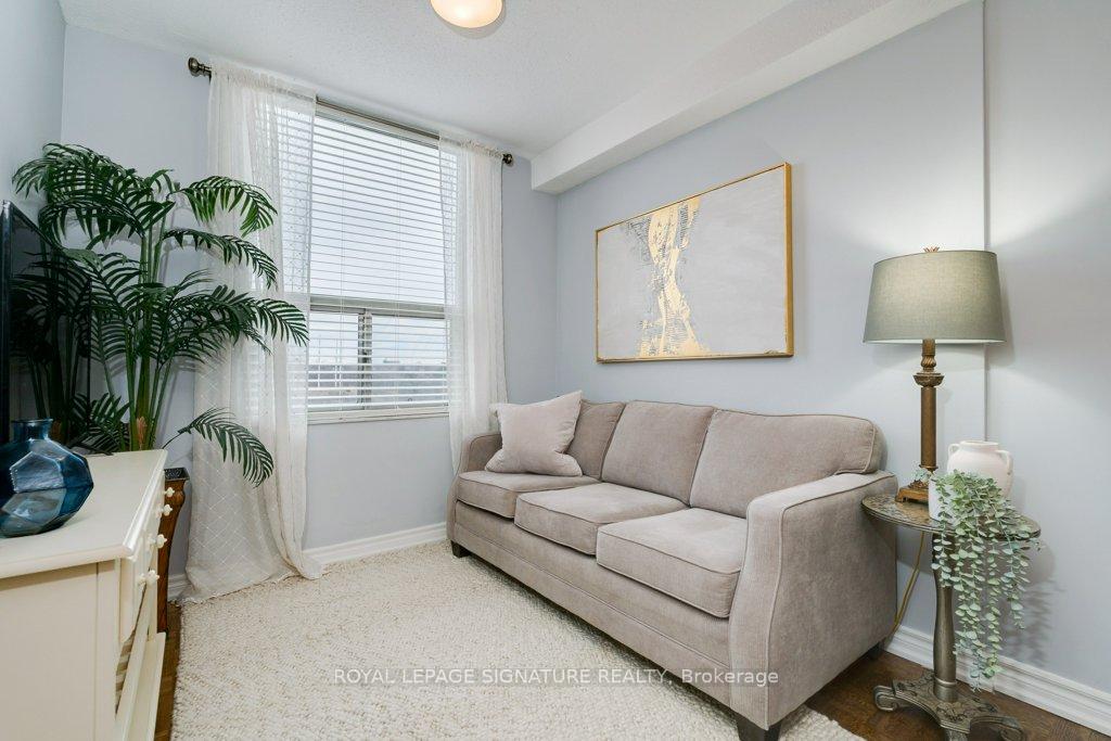 Photo 3 of Unit 1215, 20 Edgecliffe Golfway, Toronto, Flemingdon Park — HOMEH