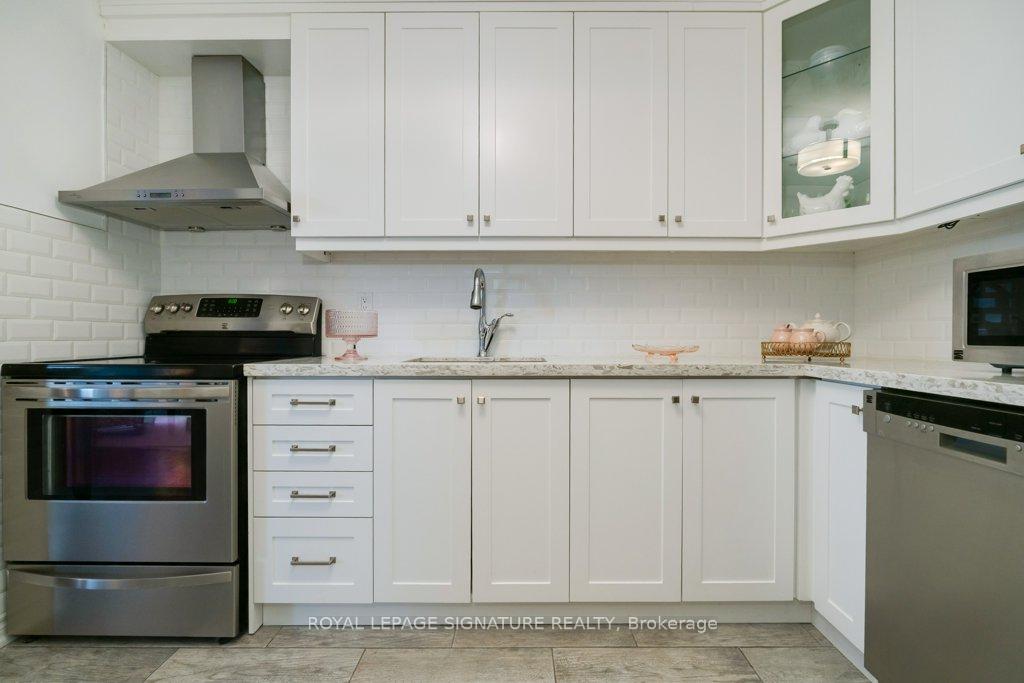 Photo 6 of Unit 1215, 20 Edgecliffe Golfway, Toronto, Flemingdon Park — HOMEH