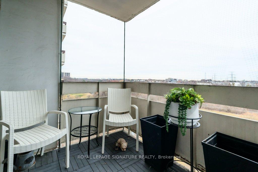 Photo 8 of Unit 1215, 20 Edgecliffe Golfway, Toronto, Flemingdon Park — HOMEH