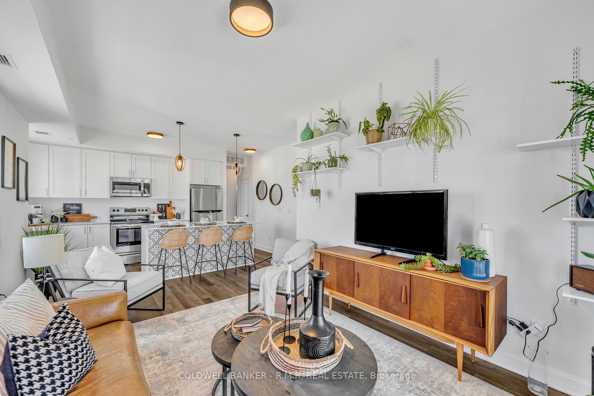 Photo 4 of Unit 417, 50 Lakebreeze Drive, Clarington, Newcastle — HOMEH