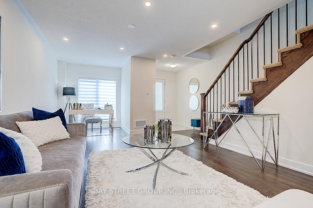 Photo 14 of 23 Donald Fleming Way, Whitby, Pringle Creek — HOMEH
