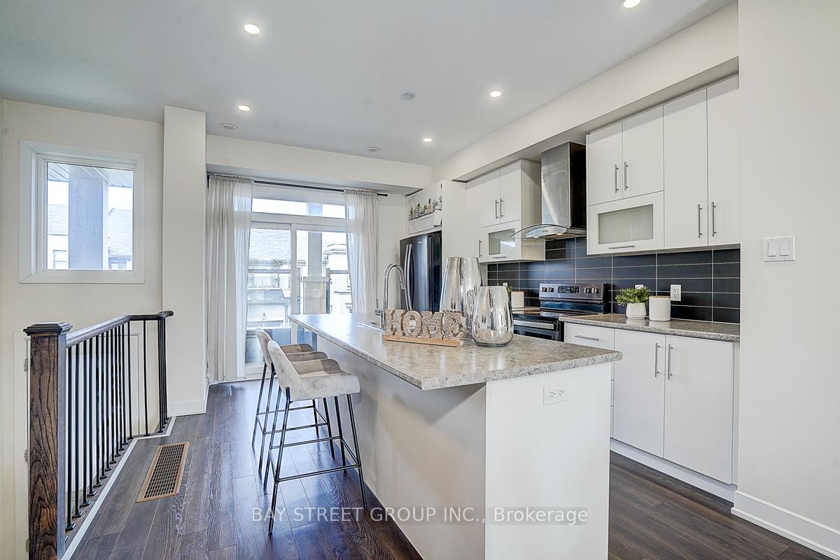 Photo 17 of 23 Donald Fleming Way, Whitby, Pringle Creek — HOMEH