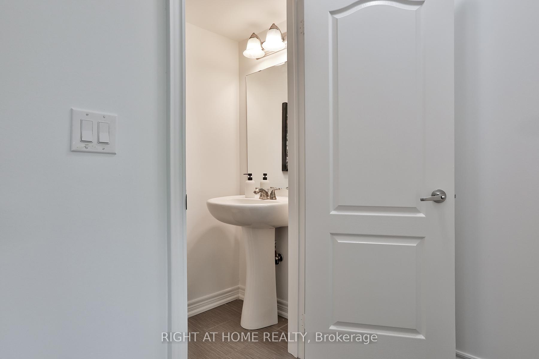 Photo 15 of Unit 115, 2 Dunsheath Way, Markham, Cornell — HOMEH