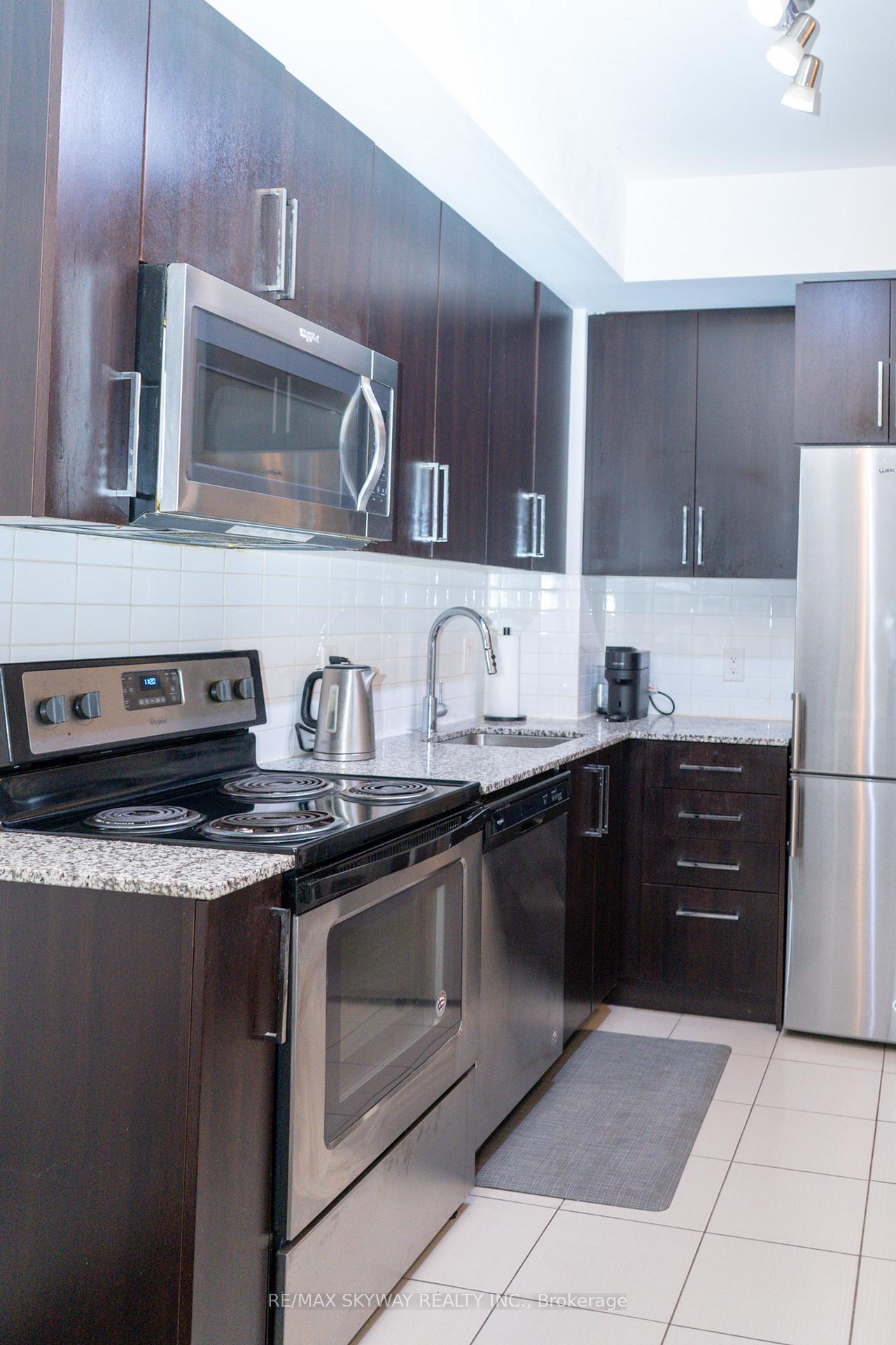 Photo 4 of Unit 912, 840 Queens Plate Drive, Etobicoke, West Humber-Clairville — HOMEH