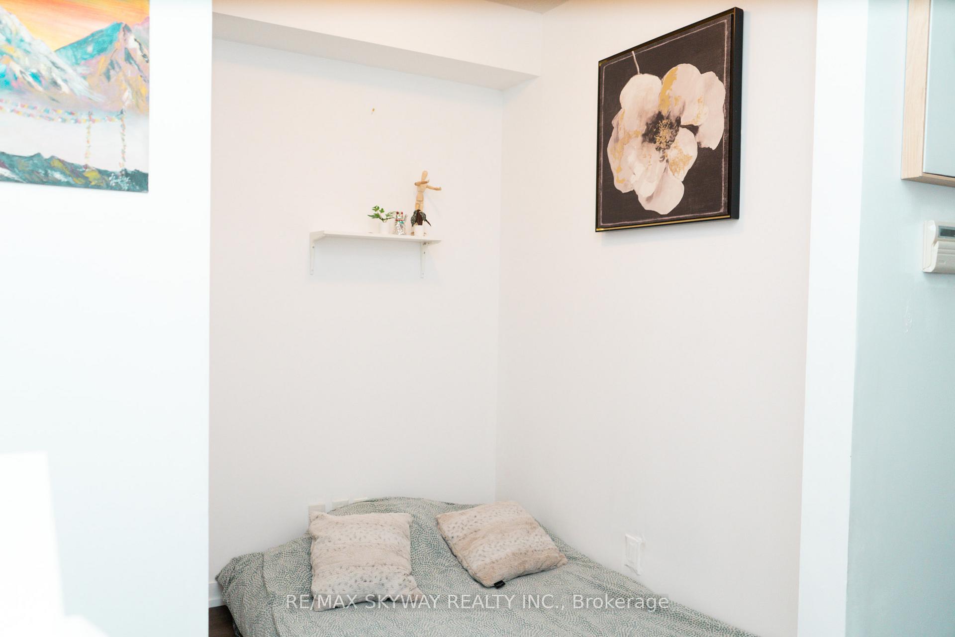Photo 5 of Unit 912, 840 Queens Plate Drive, Etobicoke, West Humber-Clairville — HOMEH