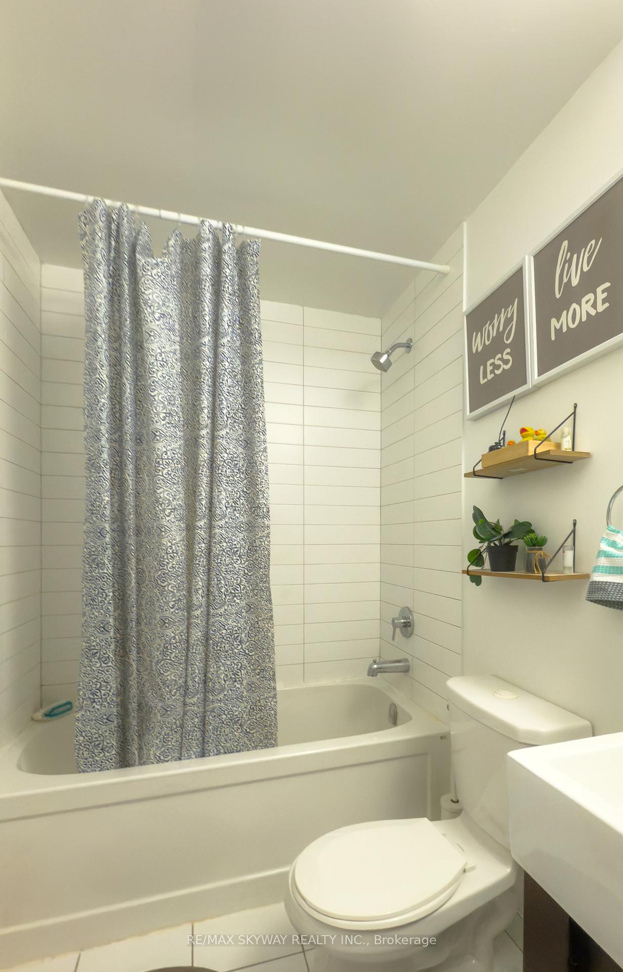 Photo 8 of Unit 912, 840 Queens Plate Drive, Etobicoke, West Humber-Clairville — HOMEH