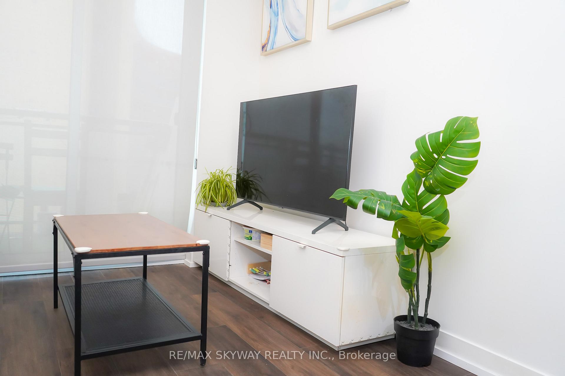 Photo 15 of Unit 912, 840 Queens Plate Drive, Etobicoke, West Humber-Clairville — HOMEH