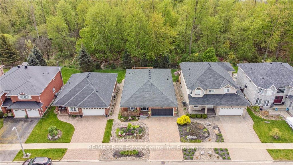 Photo 4 of 758 Willow Road, Guelph, Willow West/Sugarbush/West Acres — HOMEH