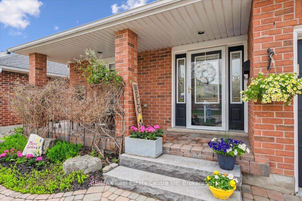 Photo 7 of 758 Willow Road, Guelph, Willow West/Sugarbush/West Acres — HOMEH