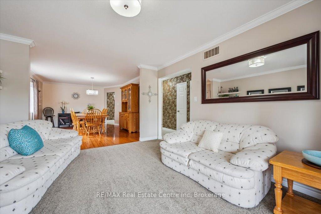 Photo 12 of 758 Willow Road, Guelph, Willow West/Sugarbush/West Acres — HOMEH