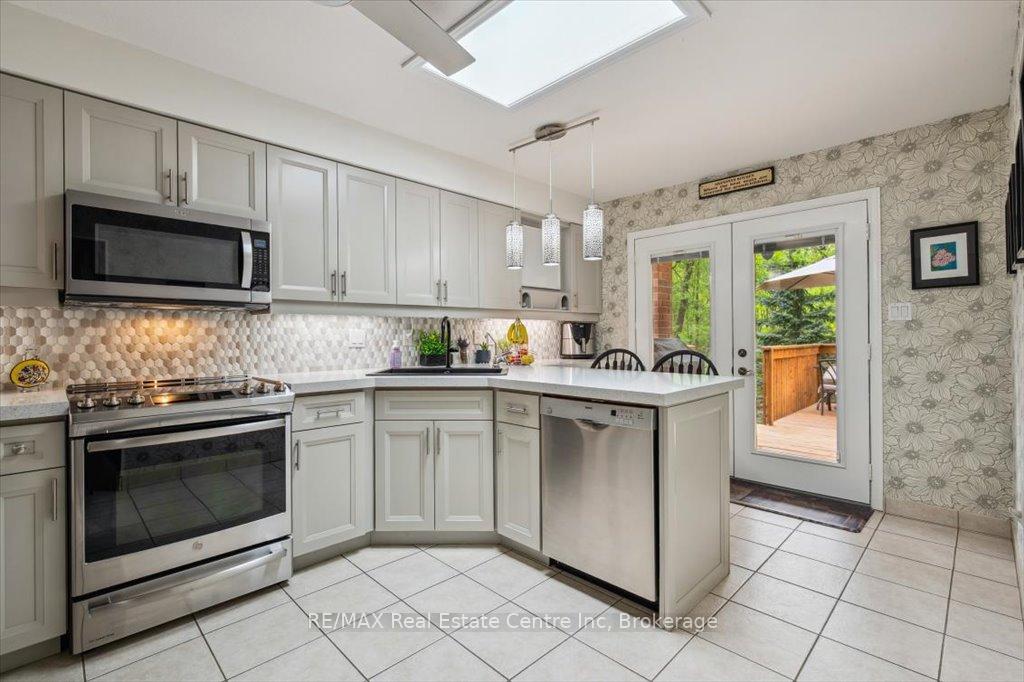 Photo 17 of 758 Willow Road, Guelph, Willow West/Sugarbush/West Acres — HOMEH