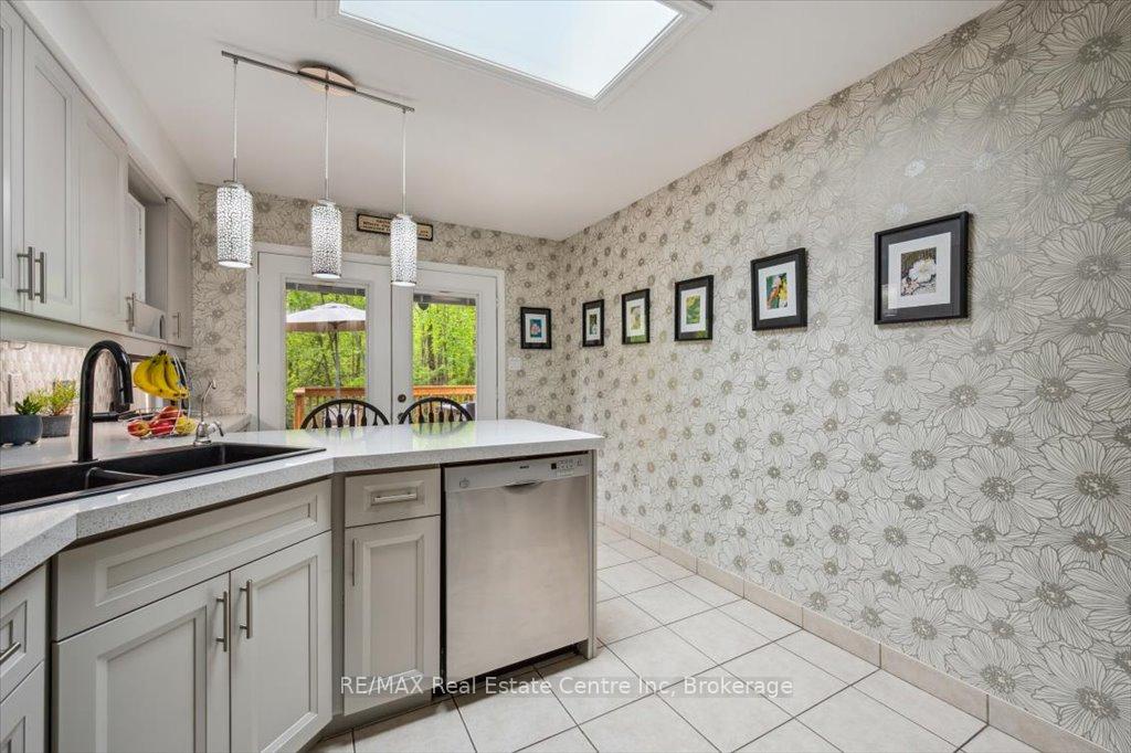 Photo 19 of 758 Willow Road, Guelph, Willow West/Sugarbush/West Acres — HOMEH