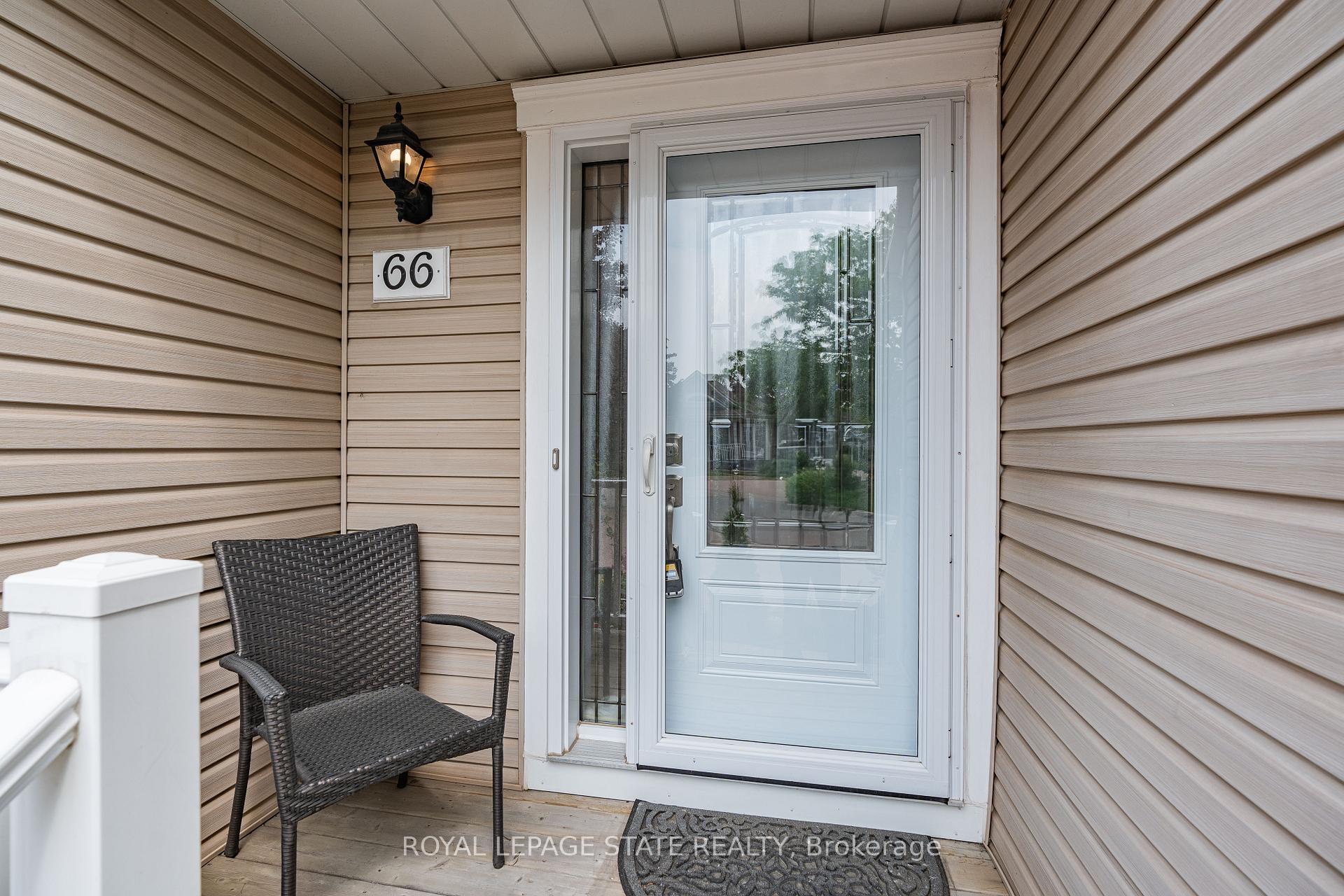 Photo 2 of 66 Silverbirch Boulevard, Hamilton, Rural Glanbrook — HOMEH