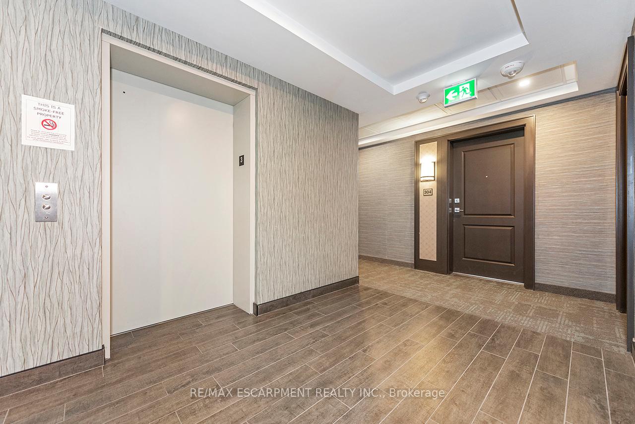 Photo 4 of Unit 304, 460 Dundas Street E, Hamilton, Waterdown — HOMEH