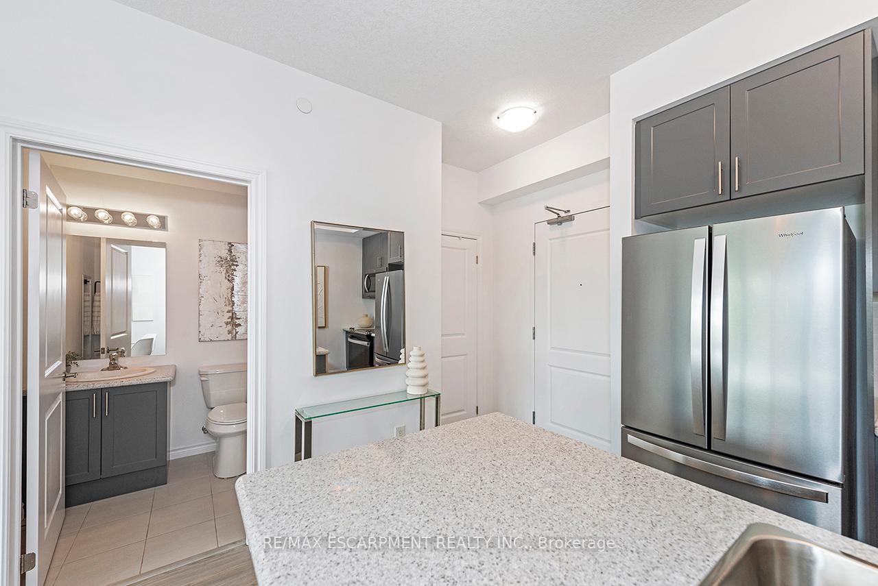 Photo 11 of Unit 304, 460 Dundas Street E, Hamilton, Waterdown — HOMEH