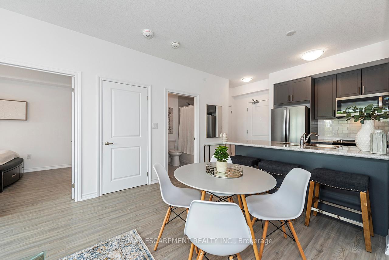 Photo 15 of Unit 304, 460 Dundas Street E, Hamilton, Waterdown — HOMEH