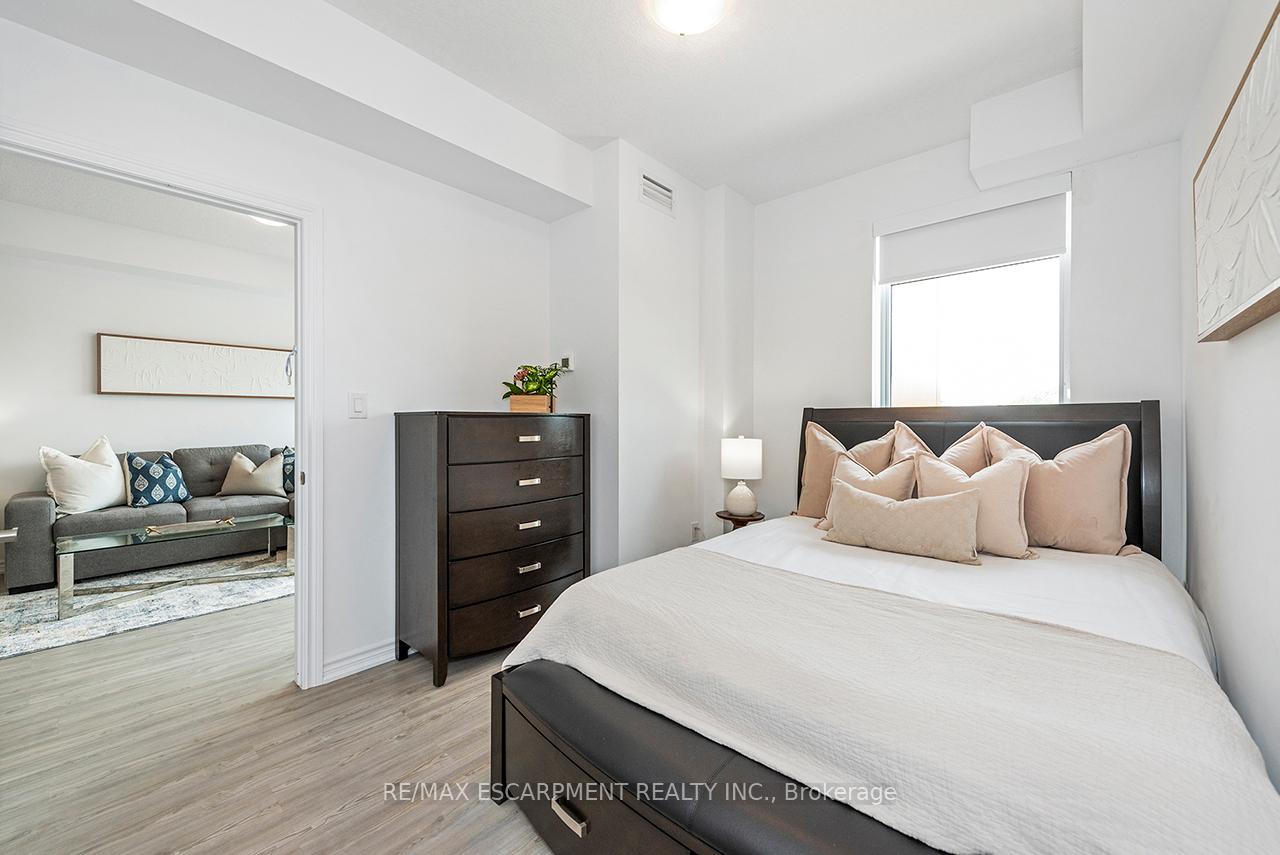 Photo 12 of Unit 304, 460 Dundas Street E, Hamilton, Waterdown — HOMEH