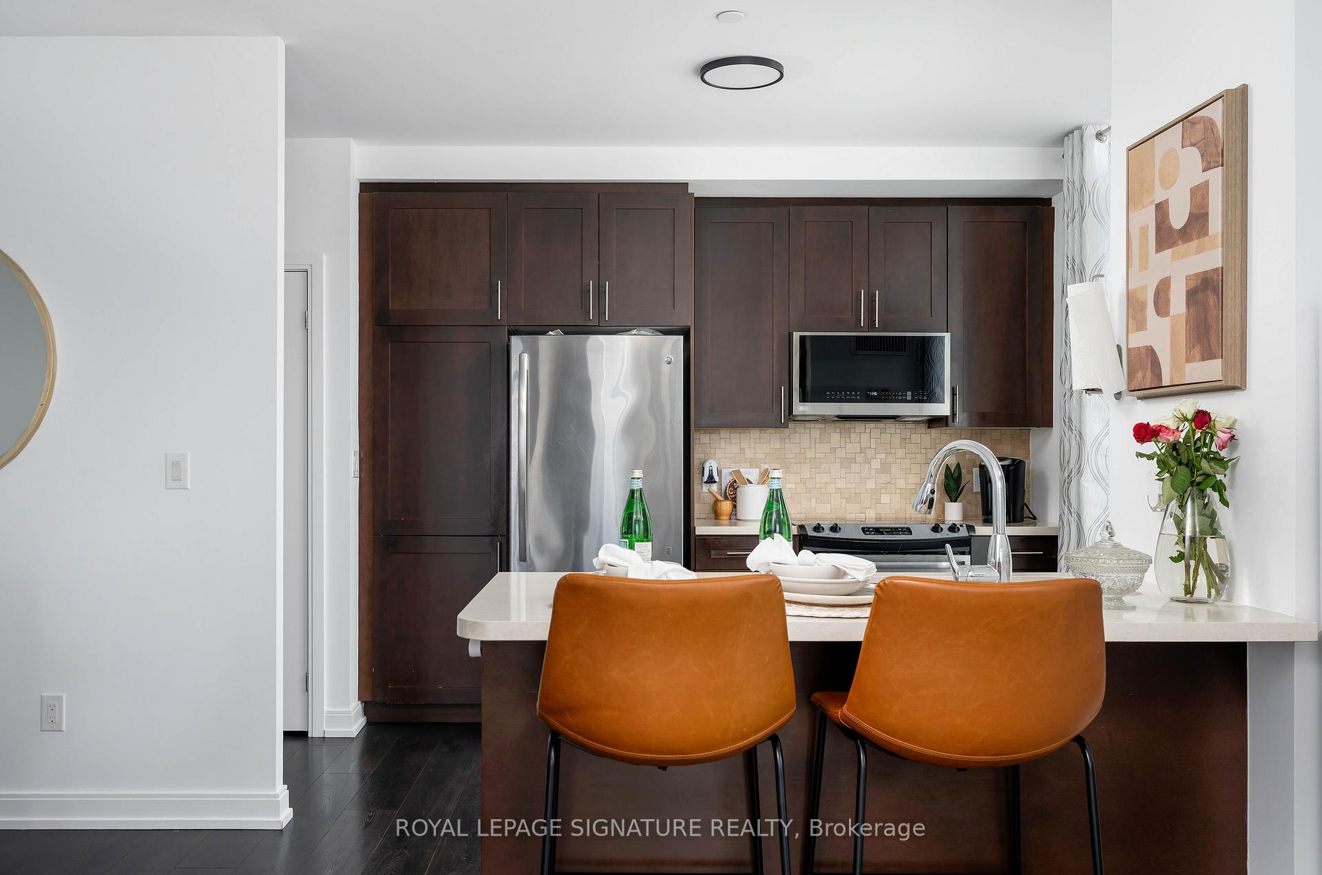 Photo 6 of Unit 707, 540 Bur Oak Avenue, Markham, Berczy — HOMEH