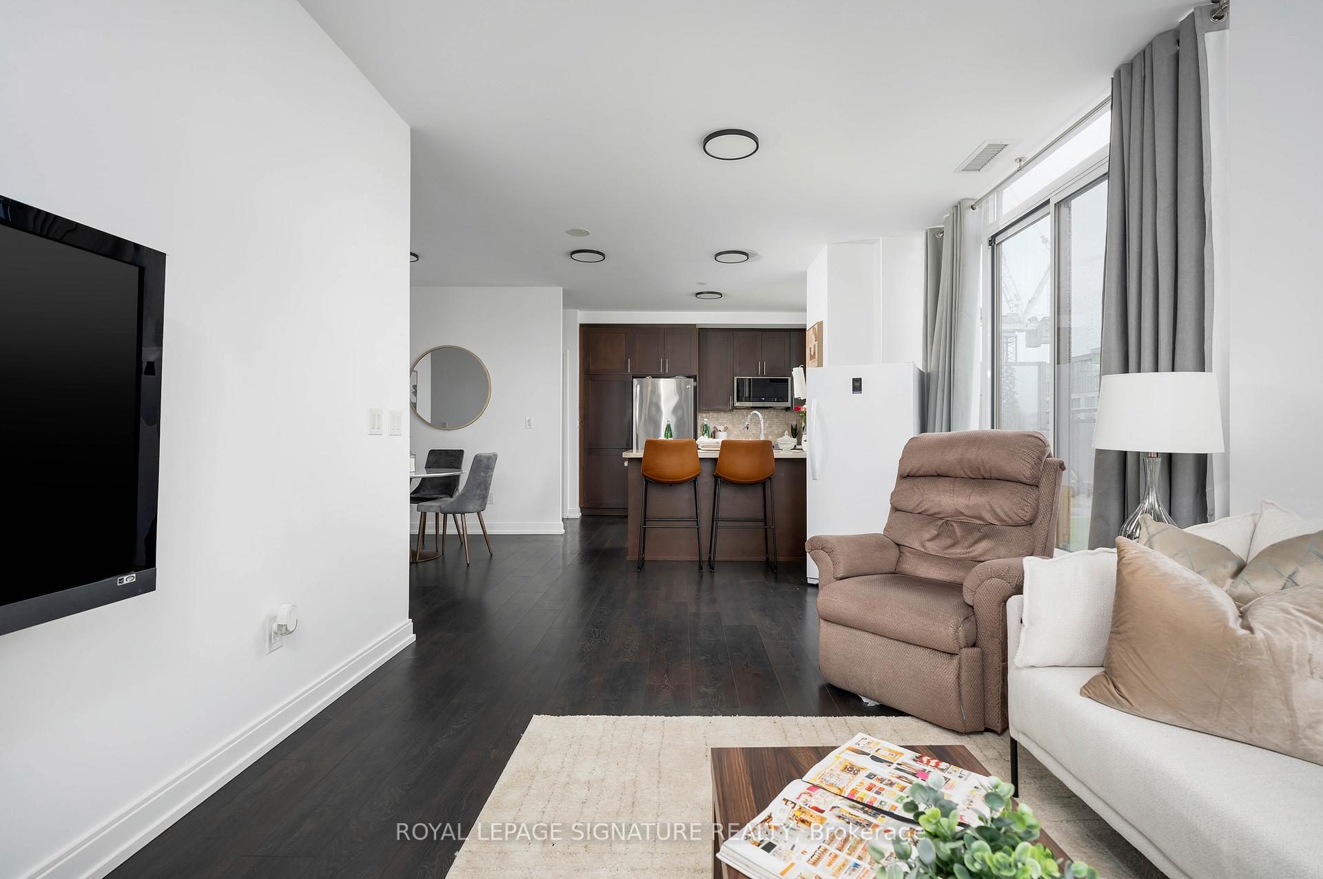 Photo 10 of Unit 707, 540 Bur Oak Avenue, Markham, Berczy — HOMEH