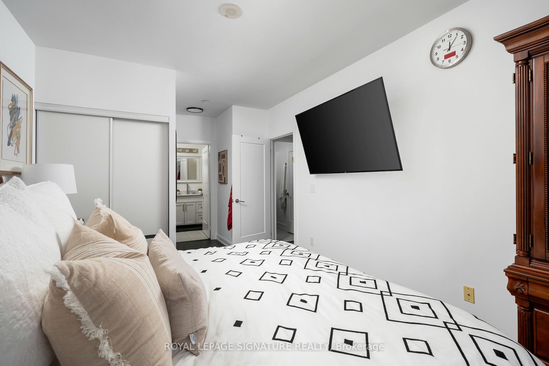 Photo 28 of Unit 707, 540 Bur Oak Avenue, Markham, Berczy — HOMEH
