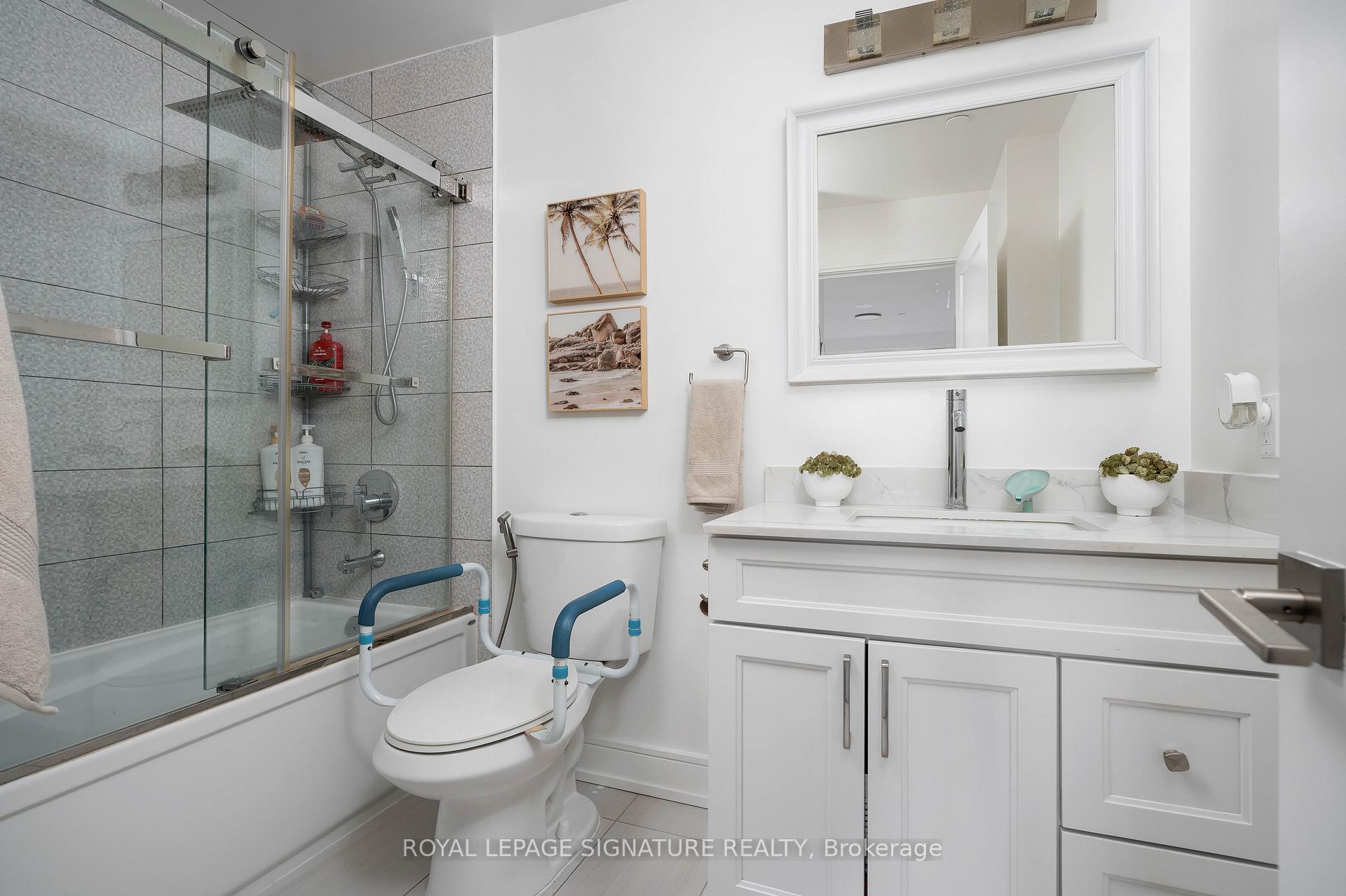 Photo 27 of Unit 707, 540 Bur Oak Avenue, Markham, Berczy — HOMEH