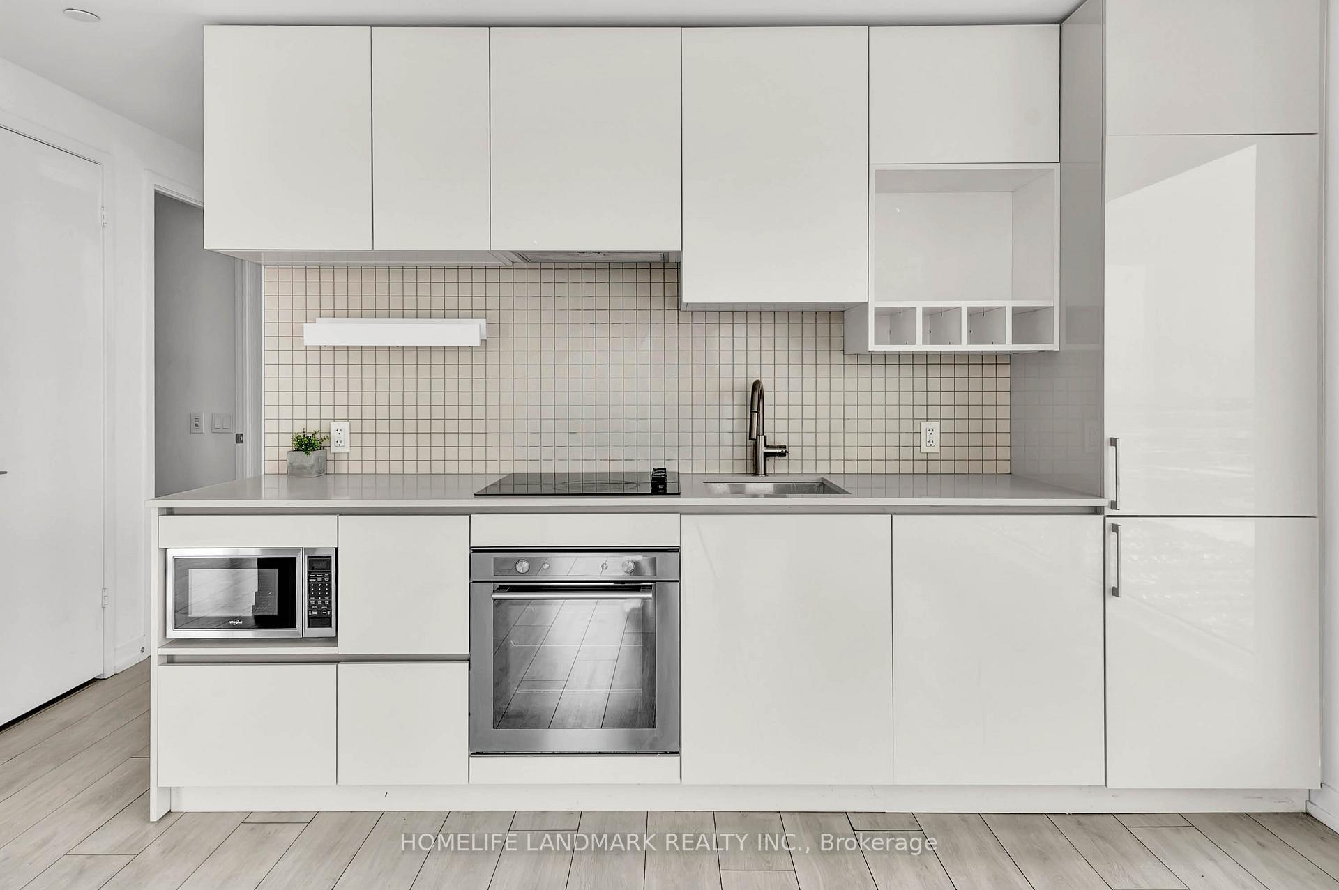 Photo 3 of Unit 2103, 5 buttermill Avenue, Vaughan, Concord — HOMEH