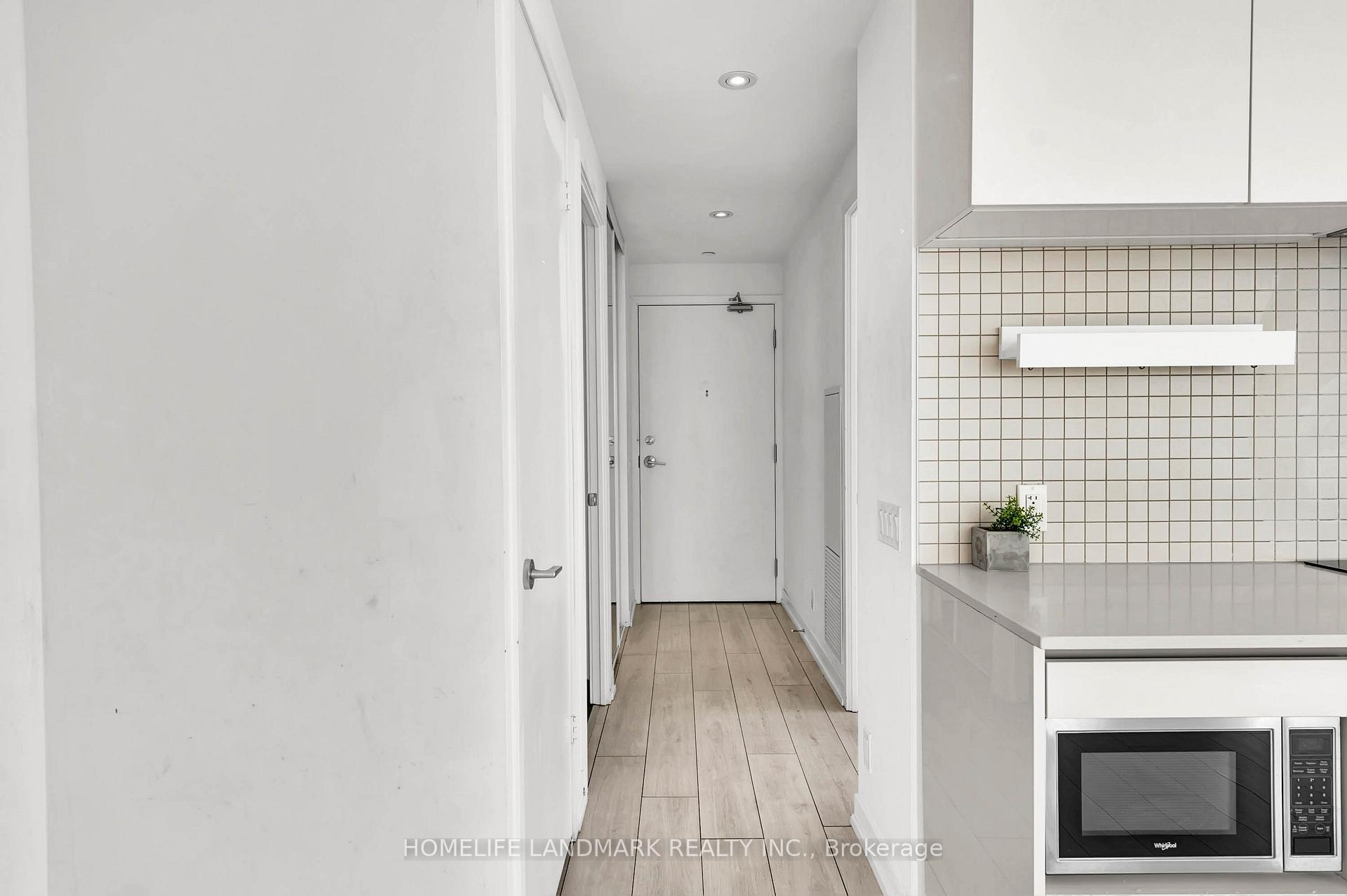 Photo 5 of Unit 2103, 5 buttermill Avenue, Vaughan, Concord — HOMEH