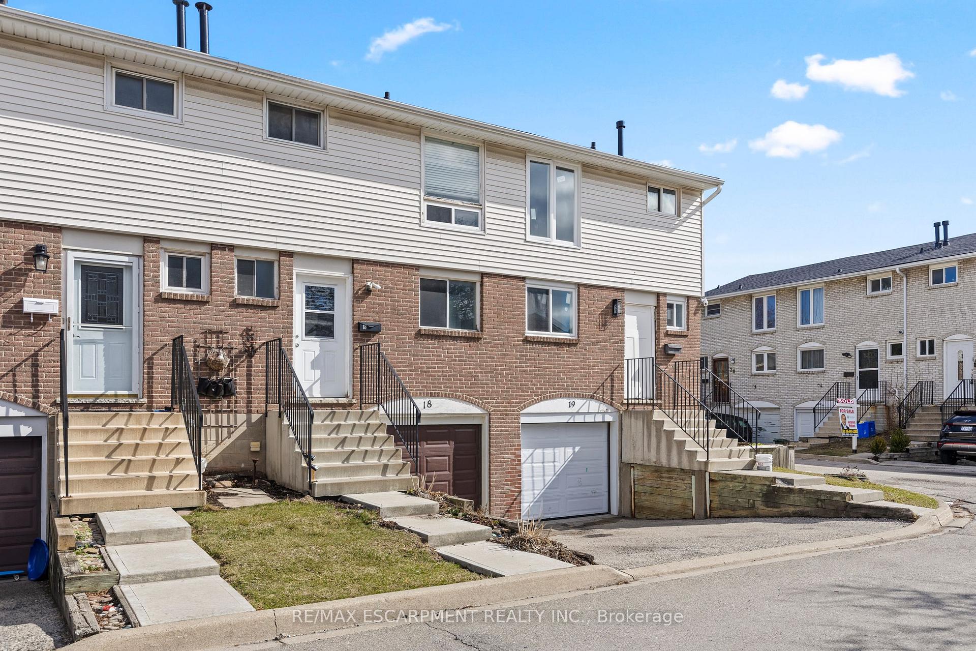 Photo 3 of Unit 18, 120 Quigley Road, Hamilton, Vincent — HOMEH
