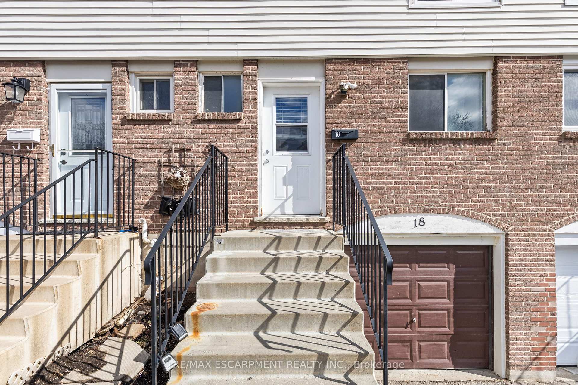 Photo 11 of Unit 18, 120 Quigley Road, Hamilton, Vincent — HOMEH