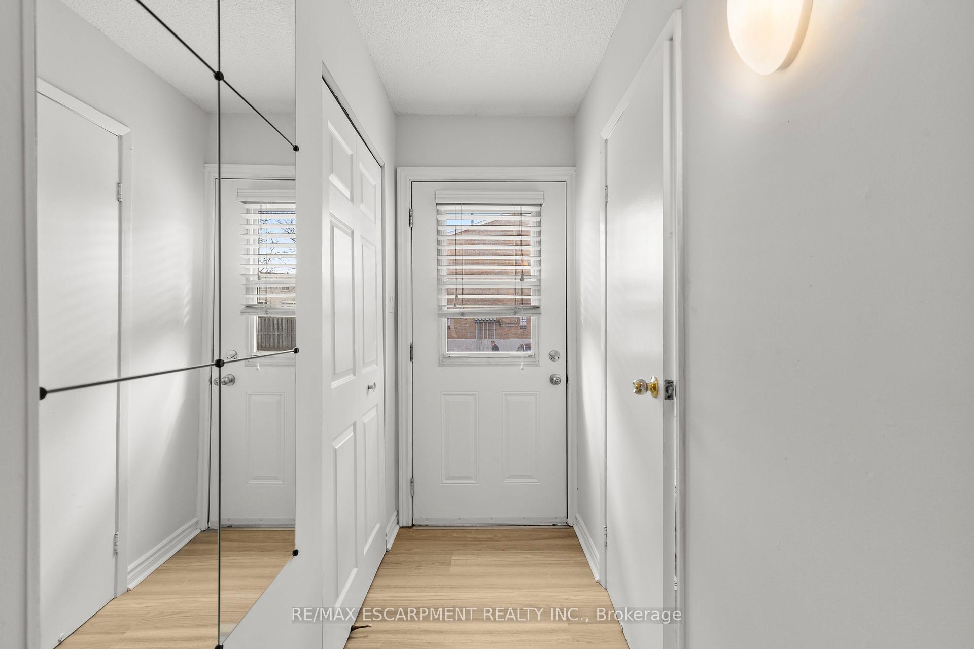 Photo 4 of Unit 18, 120 Quigley Road, Hamilton, Vincent — HOMEH