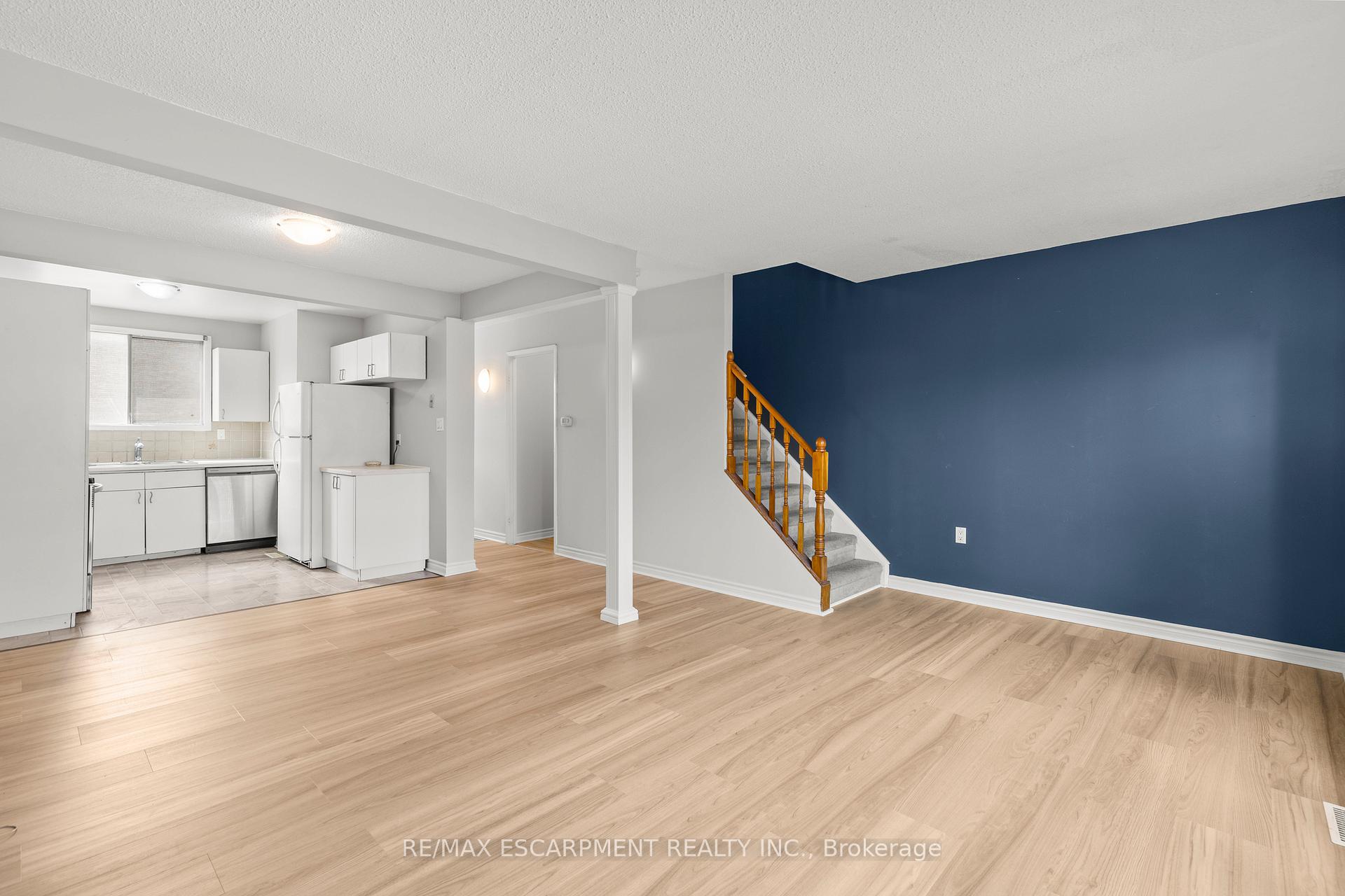 Photo 8 of Unit 18, 120 Quigley Road, Hamilton, Vincent — HOMEH