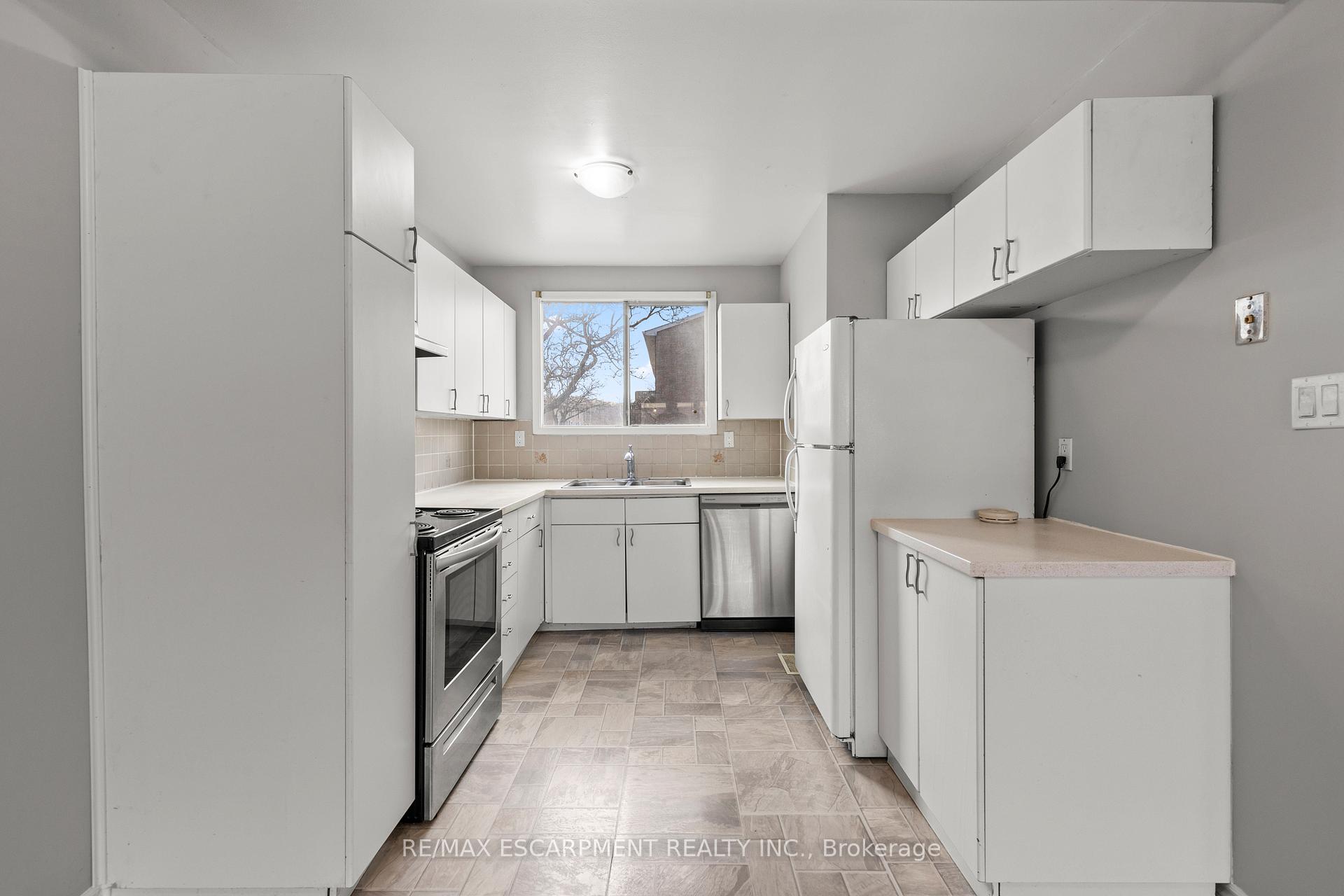 Photo 9 of Unit 18, 120 Quigley Road, Hamilton, Vincent — HOMEH